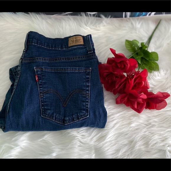 ⚜️Levi’s 512 Perfectly Slimming Jean’s Size 12S⚜️ - Picture 1 of 5